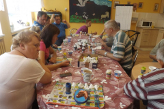 Zajęcia grupowe malowanie odlewów gipsowych