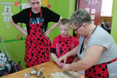 Pieczemy świąteczne pierniczki